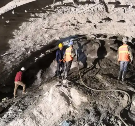 徐州拱顶带模注浆料的施工流程及注意事项